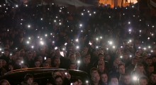 maidancellphonelightscrowdnight
