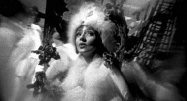 Maria de Medeiras in The Saddest Music in the World