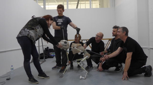 The central puppet of Hatching